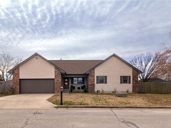 1420 W Oak Terrace, Columbus, KS 66725