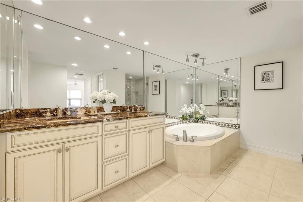 4451 Gulf Shore Blvd N, Unit 406, Naples, FL 34103 Photo