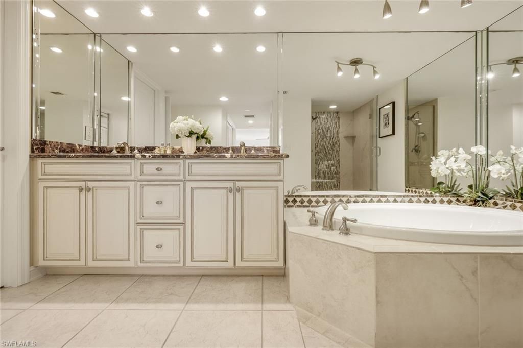 4451 Gulf Shore Blvd N, Unit 406, Naples, FL 34103 Photo