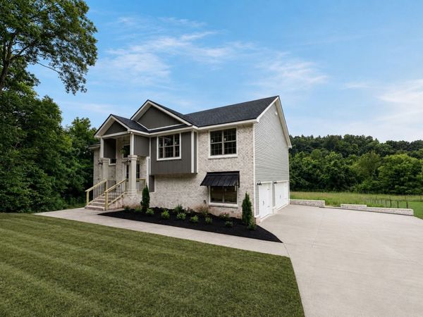 1830 Mcwhorter Dr, Cunningham, TN 37052