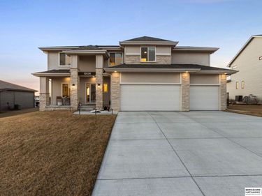 12626 Carpenter Street, Papillion, NE 68138