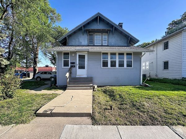 1640 W 17th Street, Davenport, IA 50804