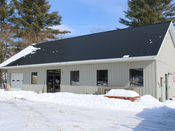 37 Pleasant Street, Lyndon, VT 05851