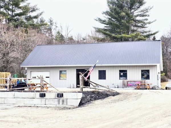 37 Pleasant Street, Lyndon, VT 05851