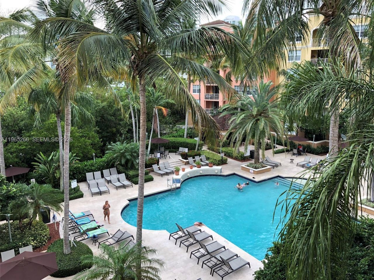 19801 E Country Club Dr, Unit 4406, Aventura, FL 33180 Photo