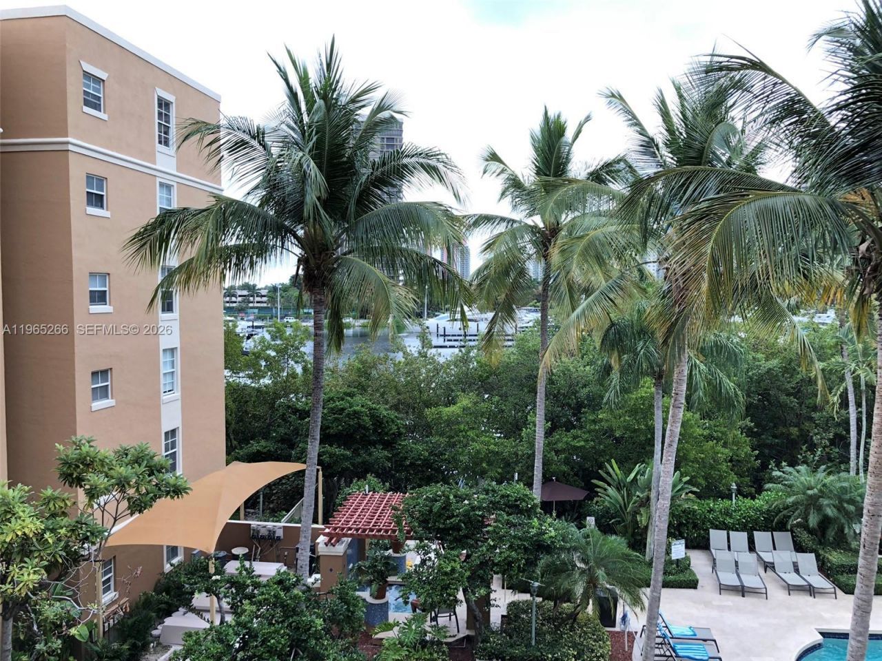 19801 E Country Club Dr, Unit 4406, Aventura, FL 33180 Photo