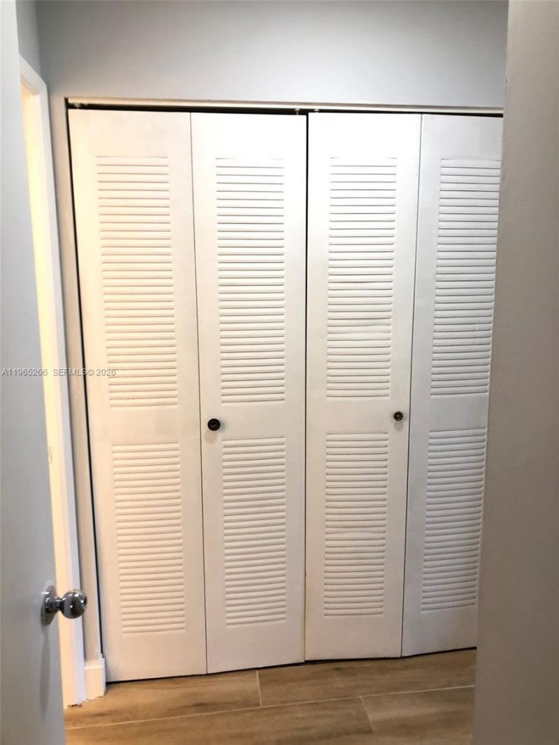 19801 E Country Club Dr, Unit 4406, Aventura, FL 33180 Photo