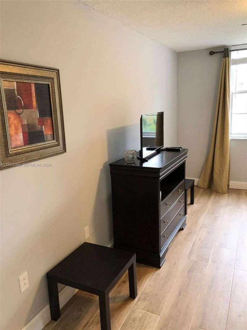 19801 E Country Club Dr, Unit 4406, Aventura, FL 33180 Photo