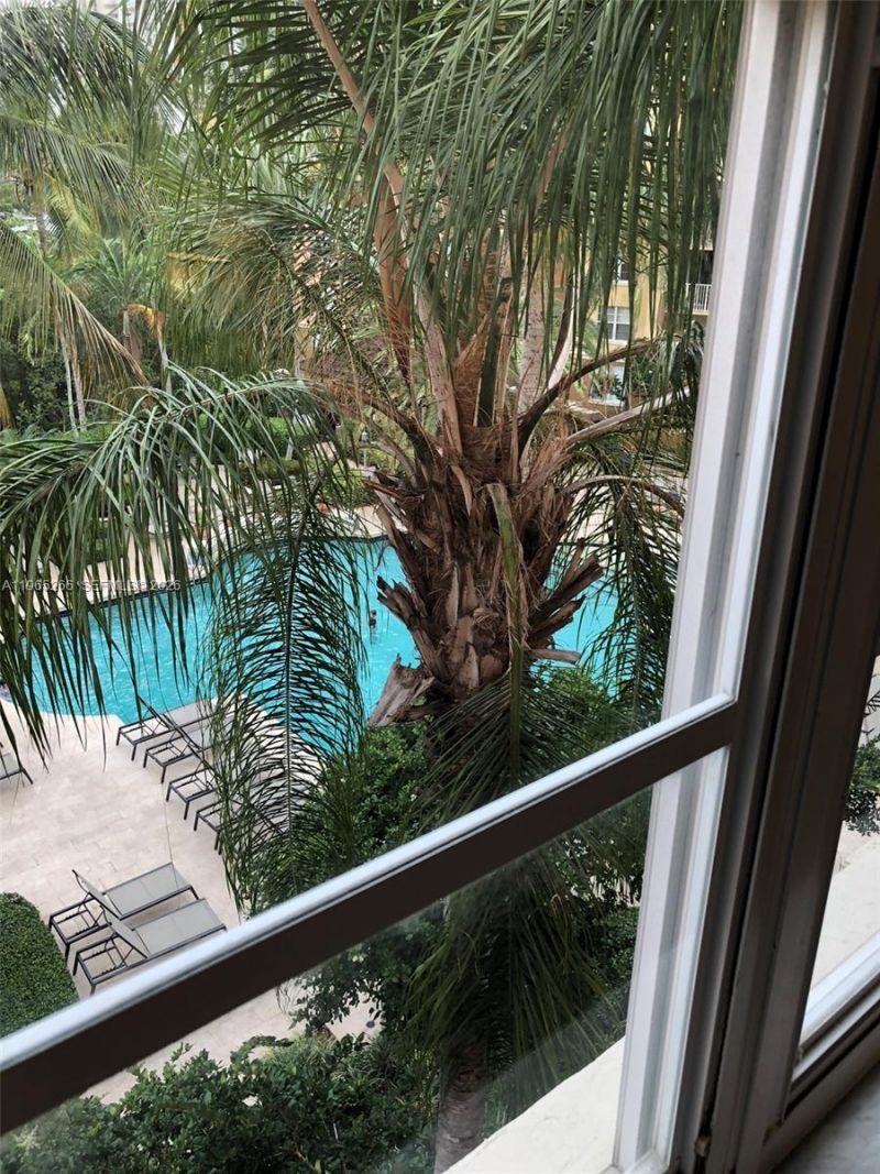 19801 E Country Club Dr, Unit 4406, Aventura, FL 33180 Photo