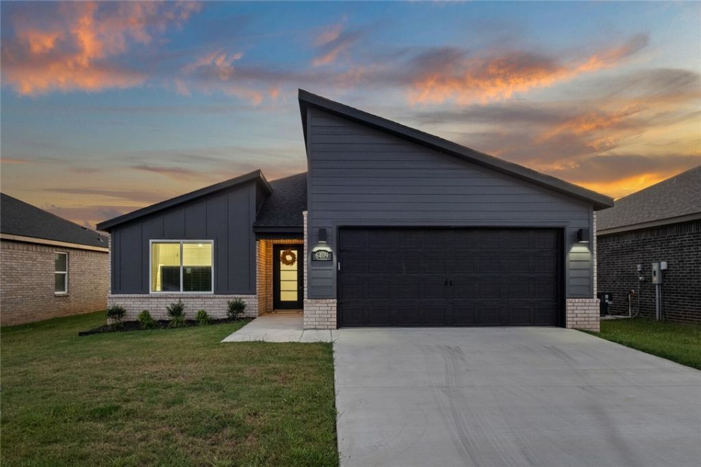 6408 NW Zella Street, Bentonville, AR 72713 Main Photo