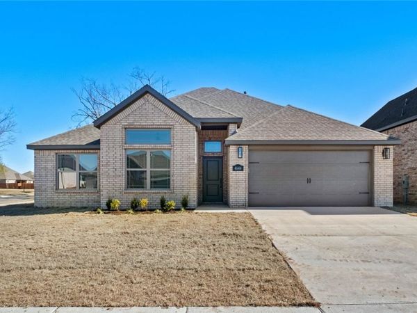 4741 W Planetree Street , Fayetteville, AR 72704