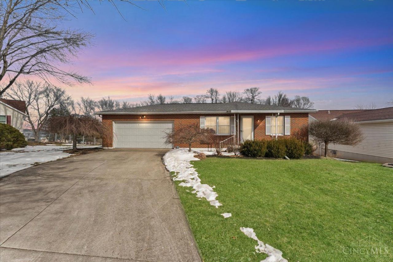 102 Robin Lane, Hillsboro, OH 45133 Main Photo