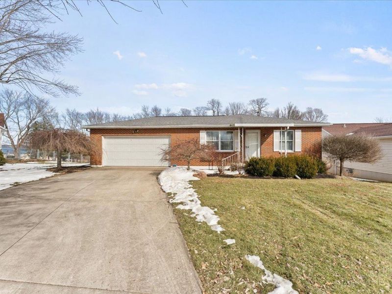 102 Robin Lane, Hillsboro, OH 45133 Photo 2