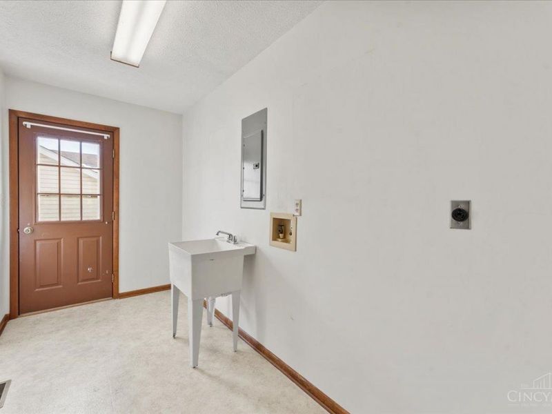 102 Robin Lane, Hillsboro, OH 45133 Photo 22