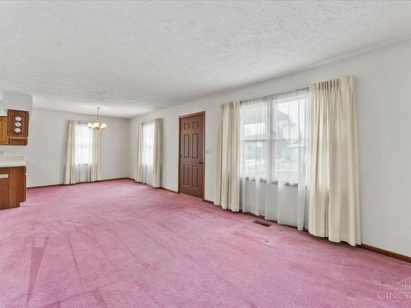 102 Robin Lane, Hillsboro, OH 45133 Photo 3