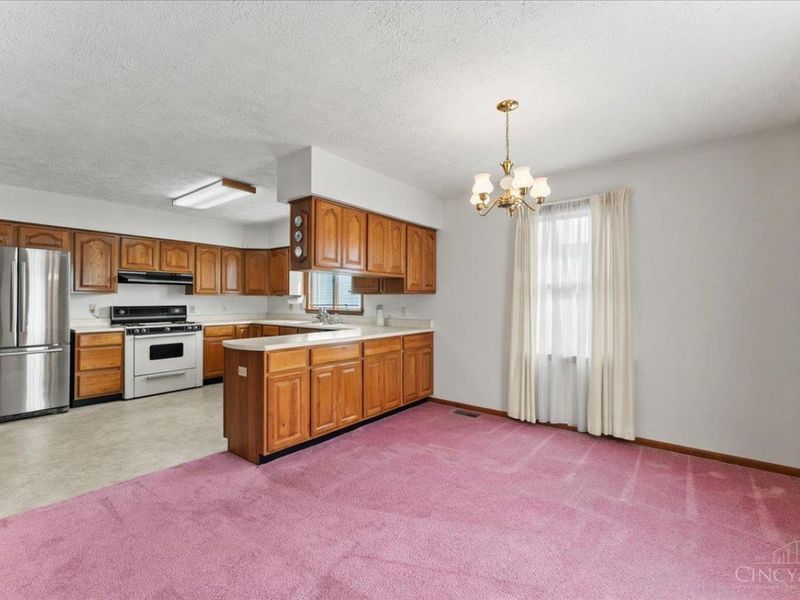 102 Robin Lane, Hillsboro, OH 45133 Photo 5