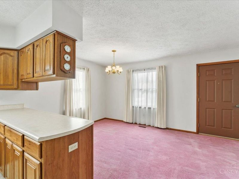 102 Robin Lane, Hillsboro, OH 45133 Photo 7