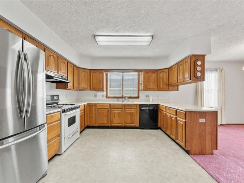 102 Robin Lane, Hillsboro, OH 45133 Photo 8