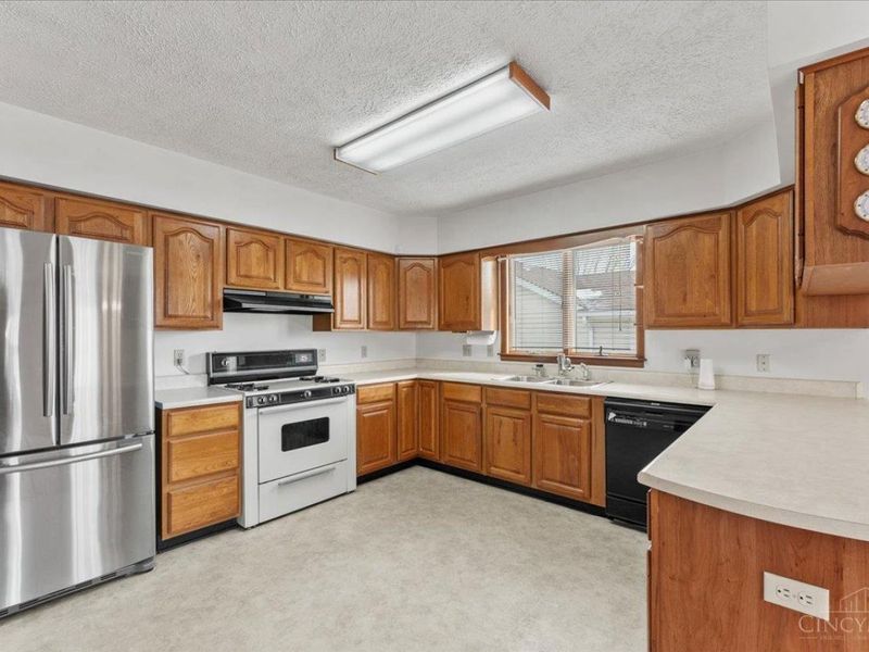 102 Robin Lane, Hillsboro, OH 45133 Photo 9