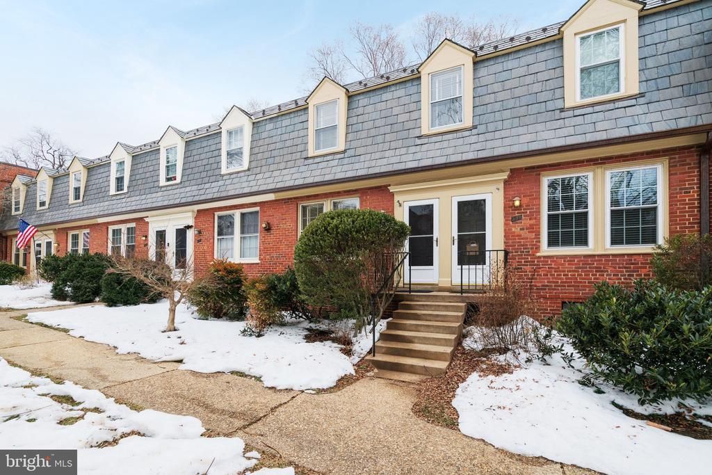 1030 S Barton Street, Unit 280, Arlington, VA 22204 Main Photo