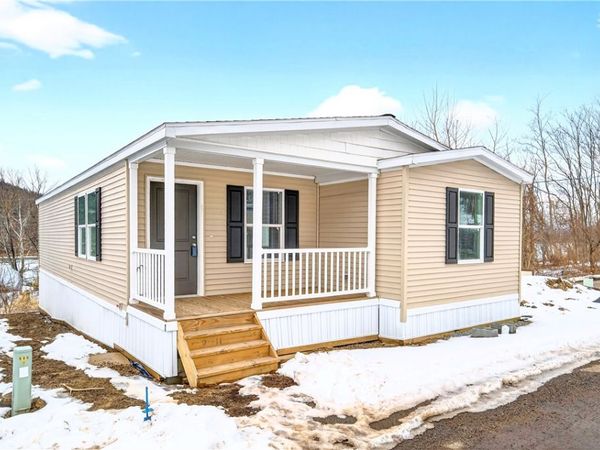 16 Surf Drive, Bunola, PA 15020