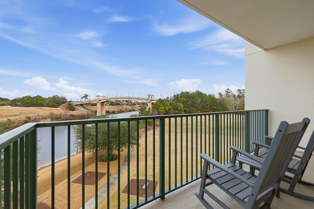 8121 Amalfi Pl.  Photo 10