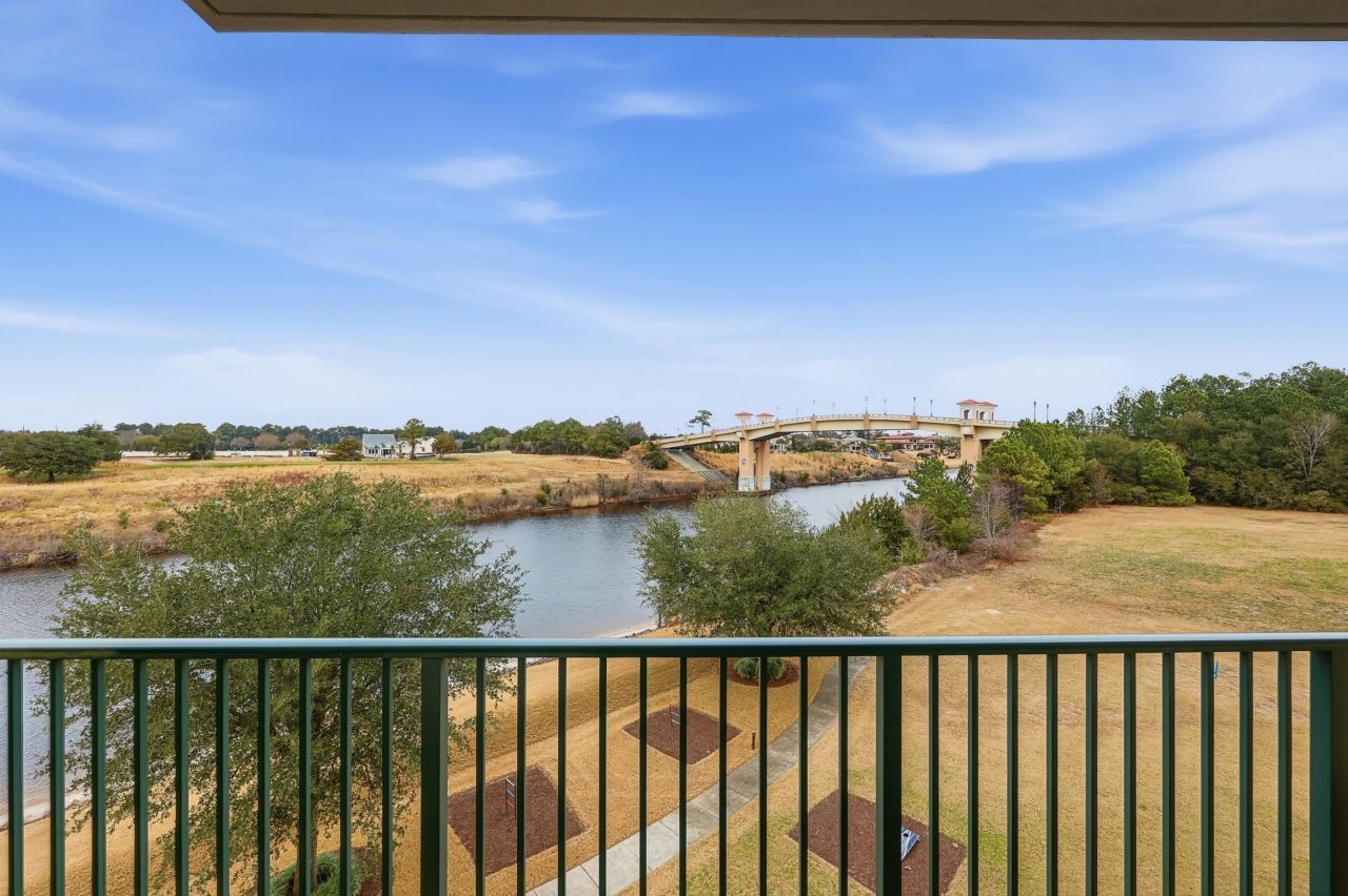 8121 Amalfi Pl.  Photo 11