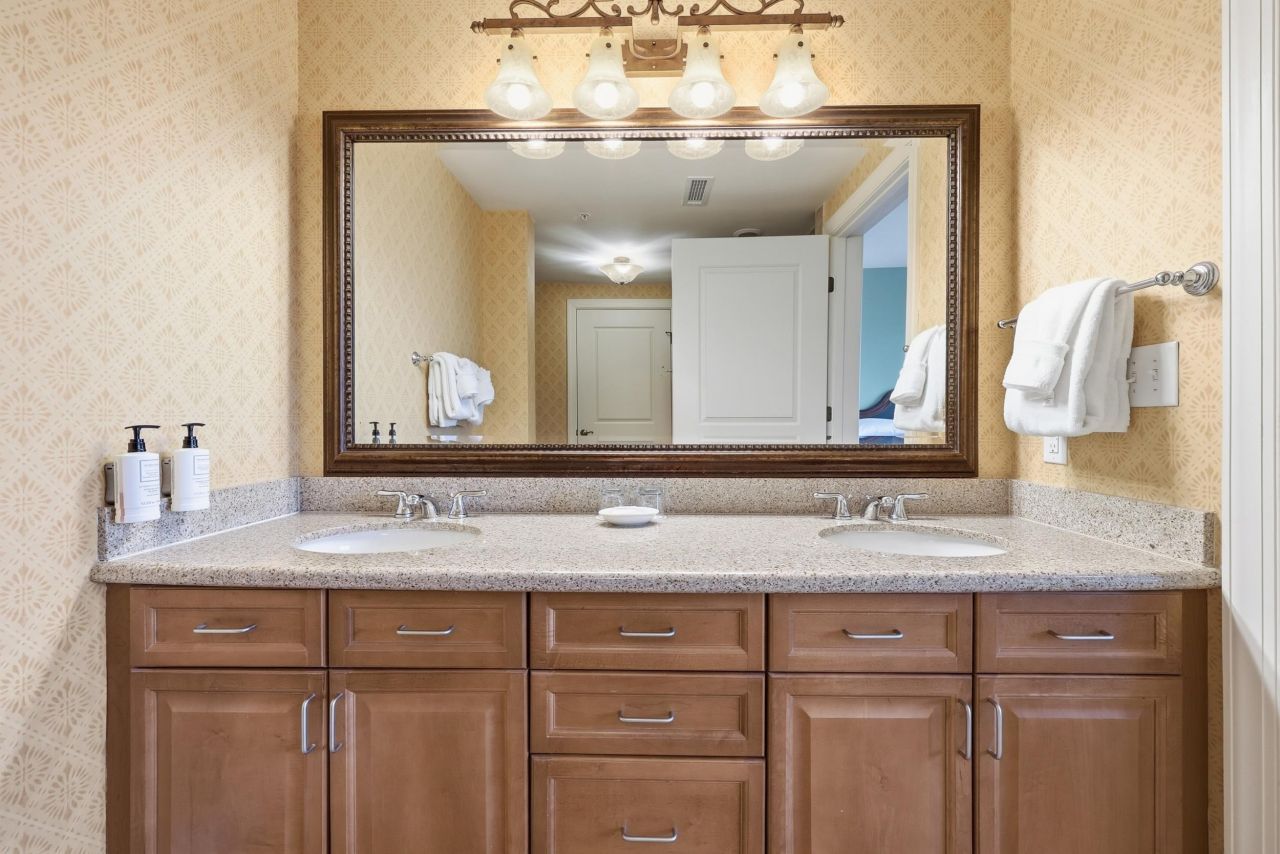 8121 Amalfi Pl.  Photo 17