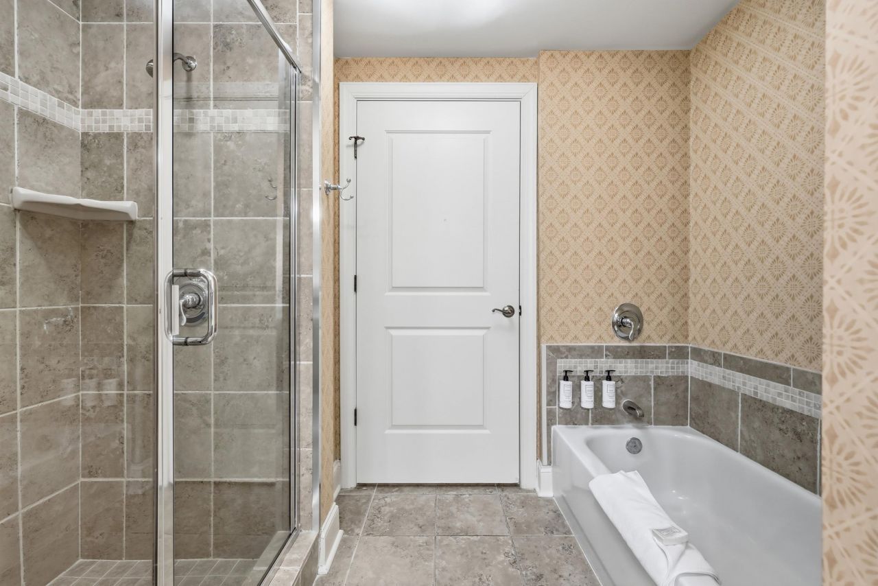 8121 Amalfi Pl.  Photo 18