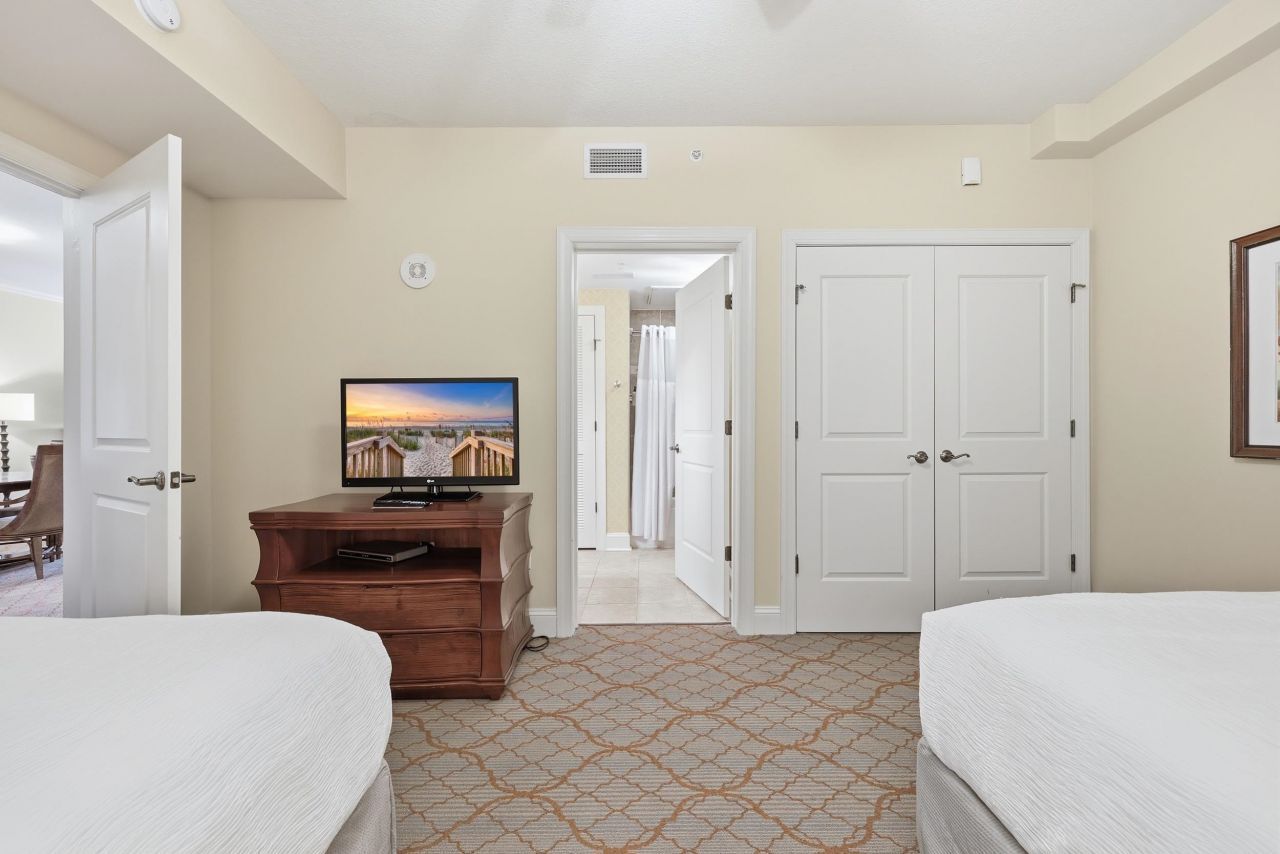 8121 Amalfi Pl.  Photo 21