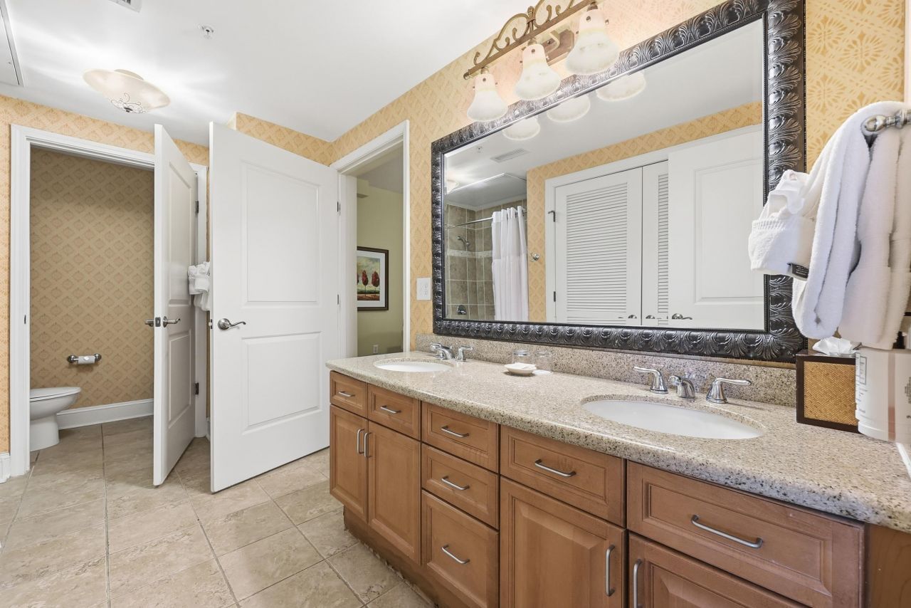 8121 Amalfi Pl.  Photo 22