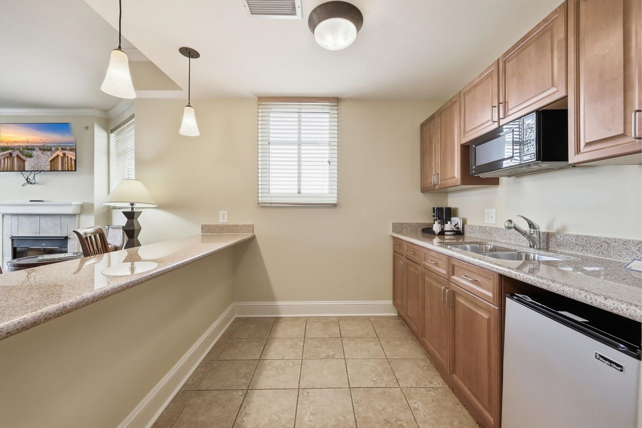 8121 Amalfi Pl.  Photo 26