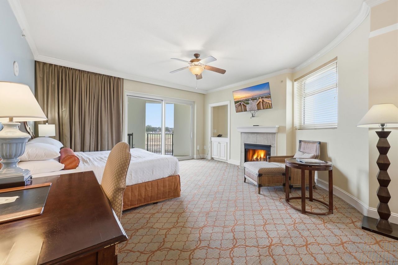 8121 Amalfi Pl.  Photo 28