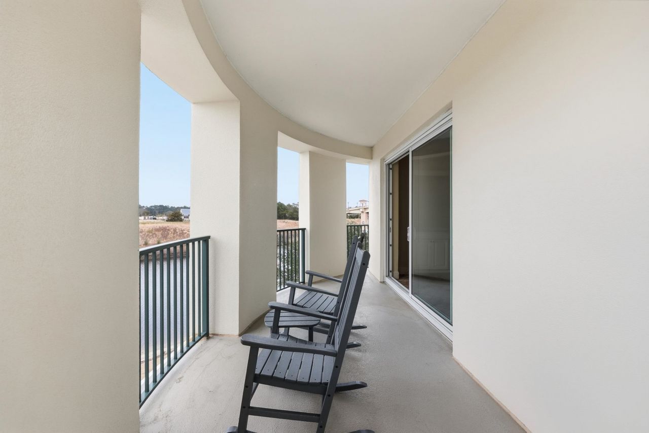 8121 Amalfi Pl.  Photo 32