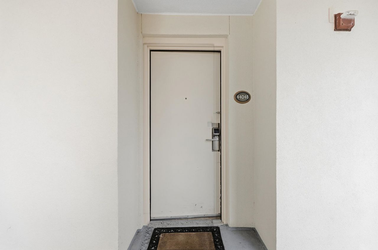 8121 Amalfi Pl.  Photo 38