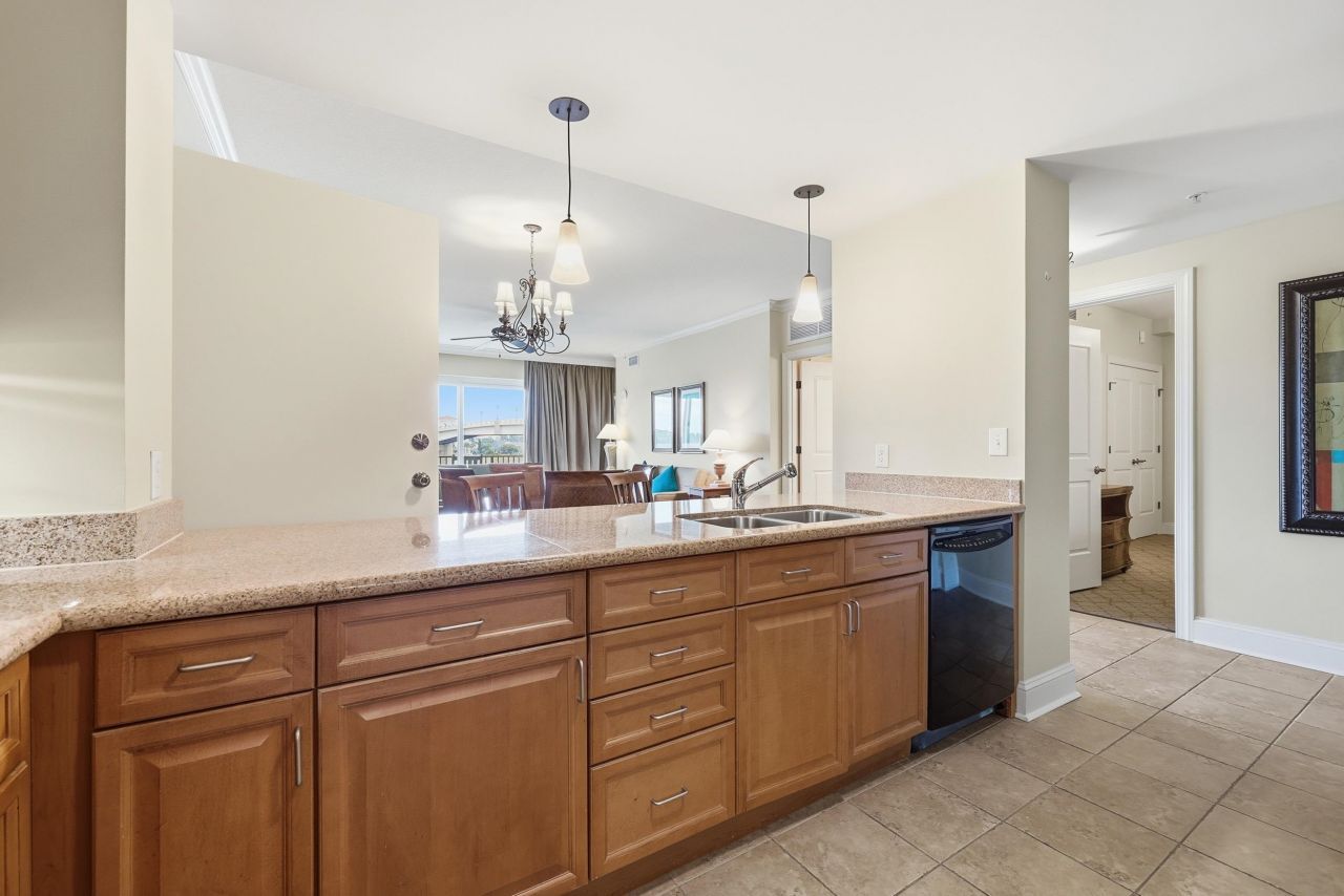 8121 Amalfi Pl.  Photo 8