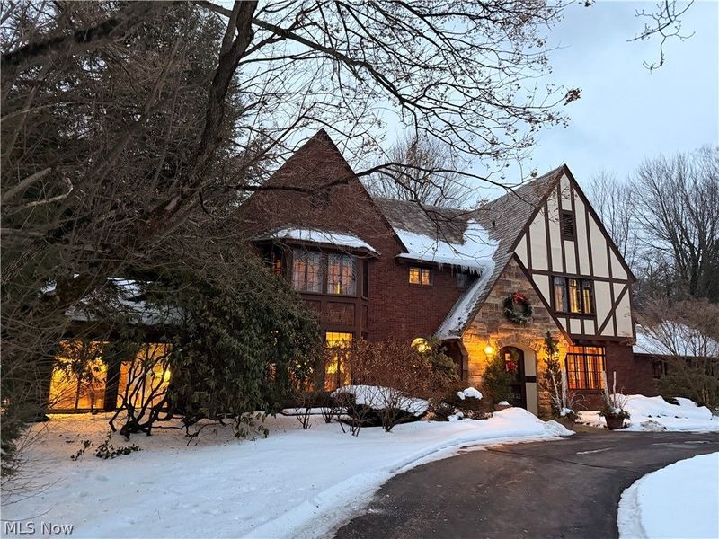 155 Hampshire Road, Akron, OH 44313 Photo 2