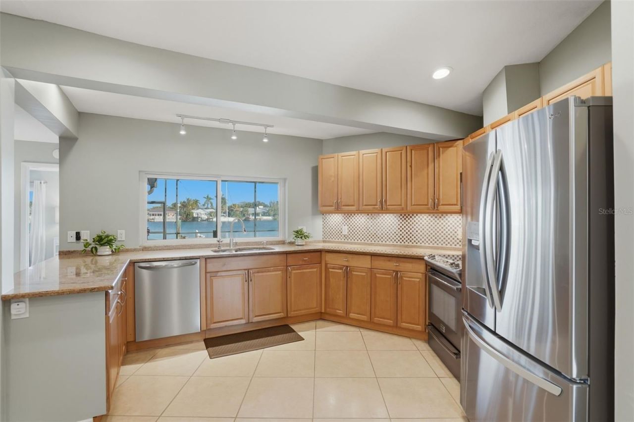 2316 S Shore Drive Se, Saint Petersburg, FL 33705 Photo