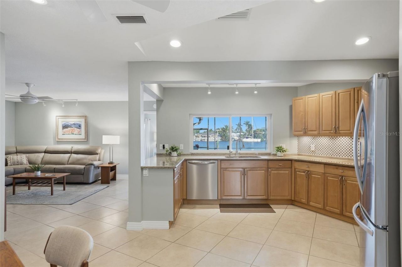 2316 S Shore Drive Se, Saint Petersburg, FL 33705 Photo