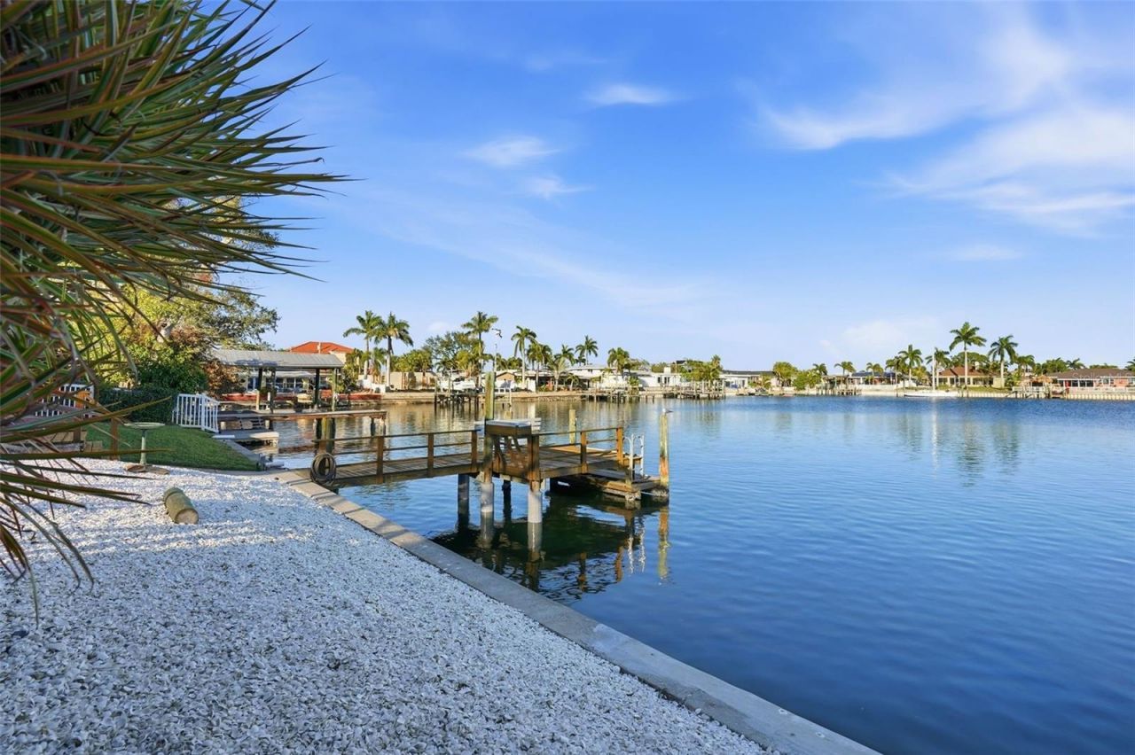 2316 S Shore Drive Se, Saint Petersburg, FL 33705 Photo