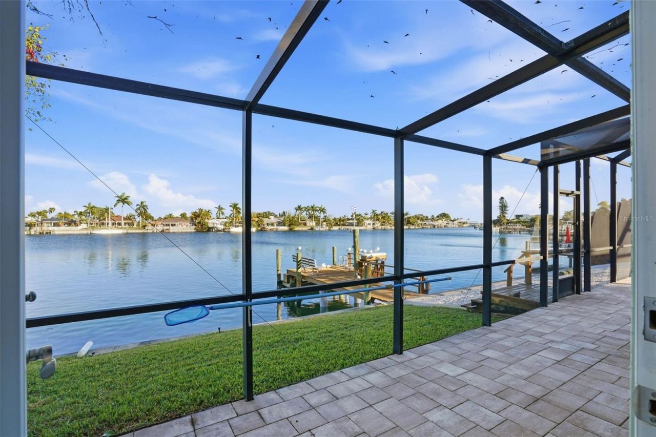 2316 S Shore Drive Se, Saint Petersburg, FL 33705 Photo