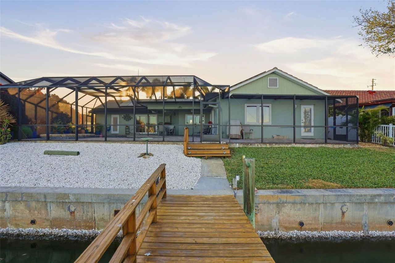 2316 S Shore Drive Se, Saint Petersburg, FL 33705 Photo