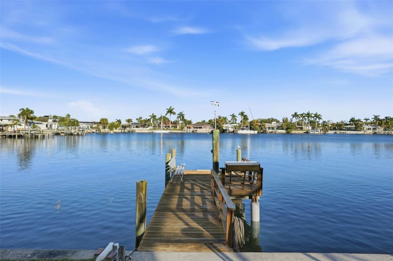 2316 S Shore Drive Se, Saint Petersburg, FL 33705 Photo