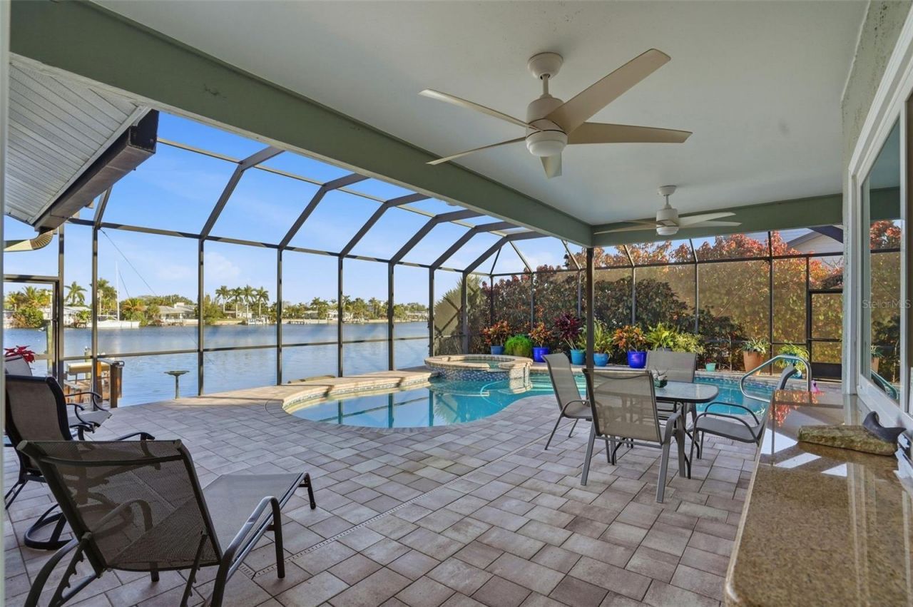 2316 S Shore Drive Se, Saint Petersburg, FL 33705 Photo