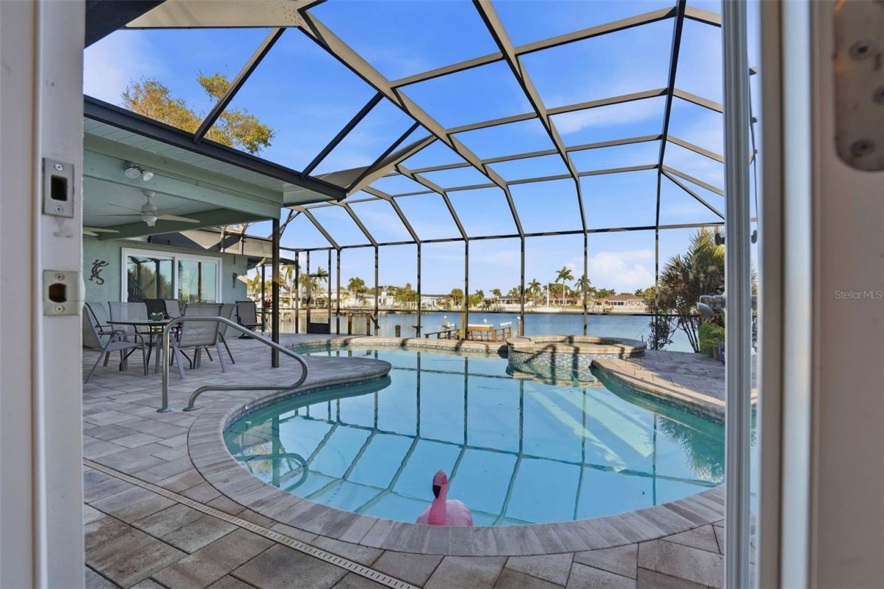 2316 S Shore Drive Se, Saint Petersburg, FL 33705 Photo