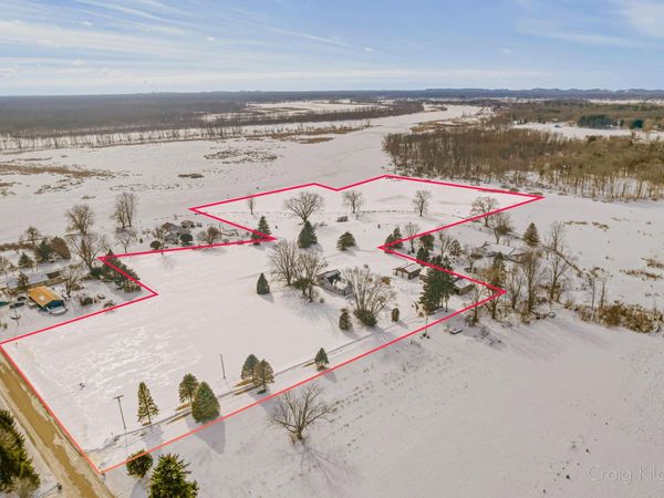 15425 132nd Avenue, Nunica, MI 49448