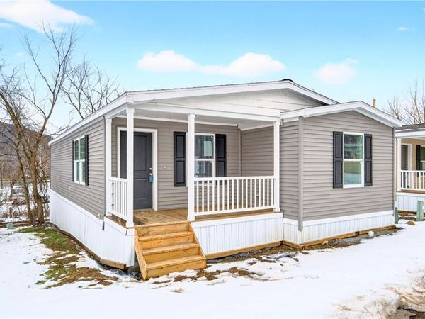 15 Surf Drive, Bunola, PA 15020