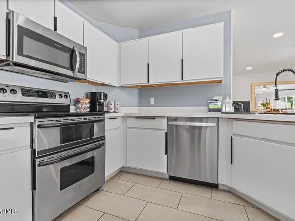 8830 N 20TH Drive, Phoenix, AZ 85021