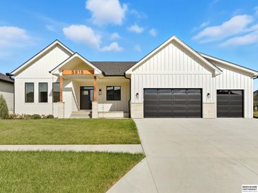 5915 N 169 Street, Omaha, NE 68116