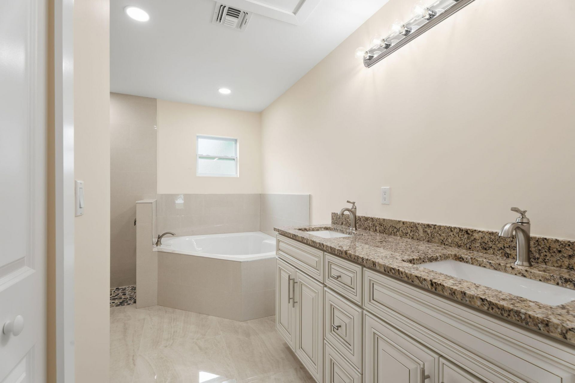 4947 NW Flintstone Avenue, Port Saint Lucie, FL 34983 Photo